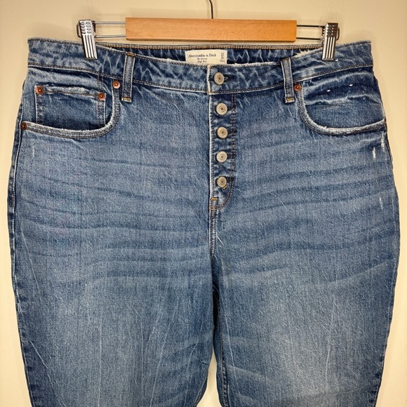 NWT Abercrombie & Fitch Skinny High Rise Jeans Size 16/33 - Picture 3 of 5